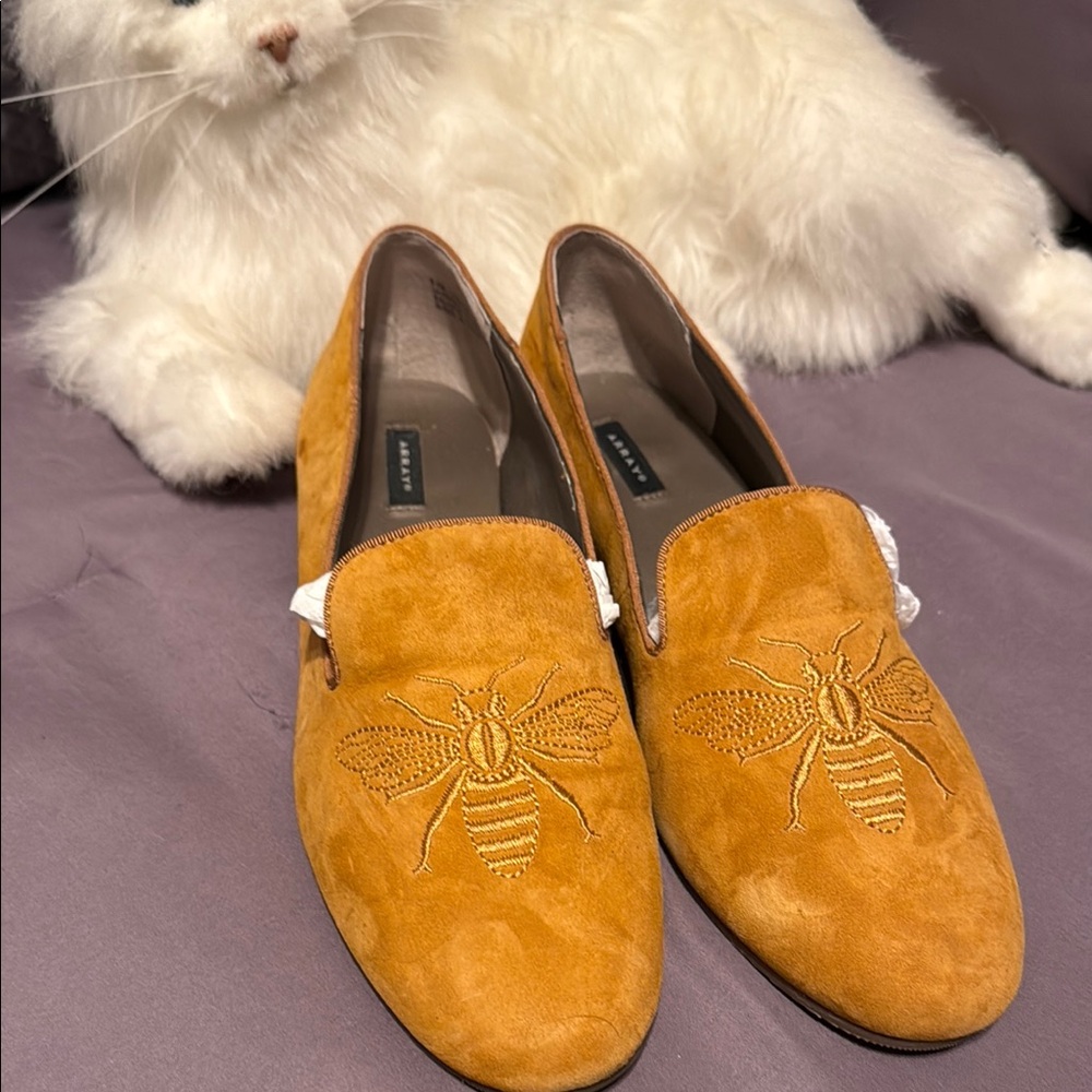 Honey Suede Loafers with Embroidered Bee